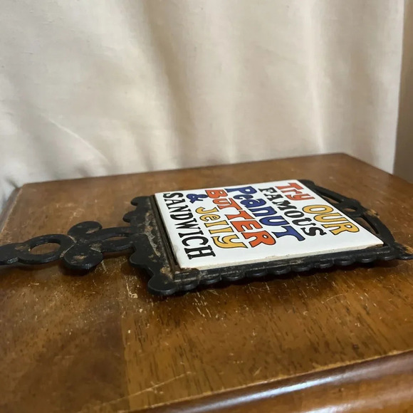 1970's Taiwan Wall Tile Trivet Cast Iron "Try Our Famous Peanut‎ Butter Jelly” - Picture 6 of 7